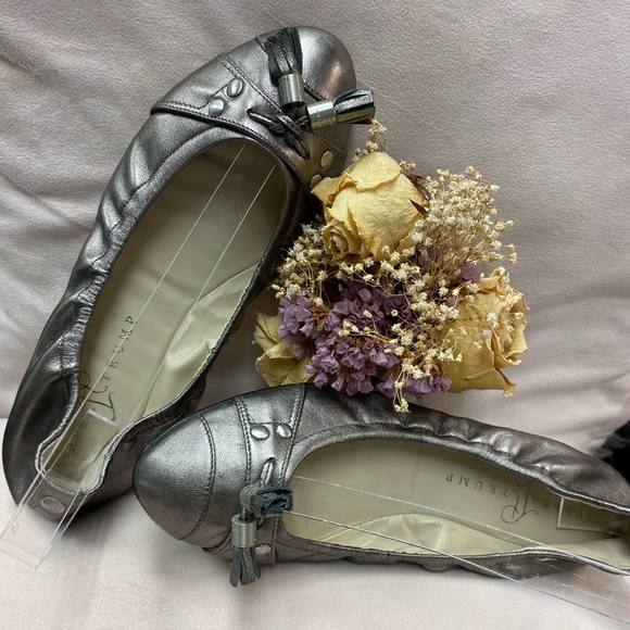 Ivanka Trump Dazzling Pewter Ballet Tassels Flats 6.5M - Picture 1 of 12